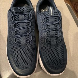 Size 6.5 boys/mens  Skechers slip on sneakers. Brand new, never used.